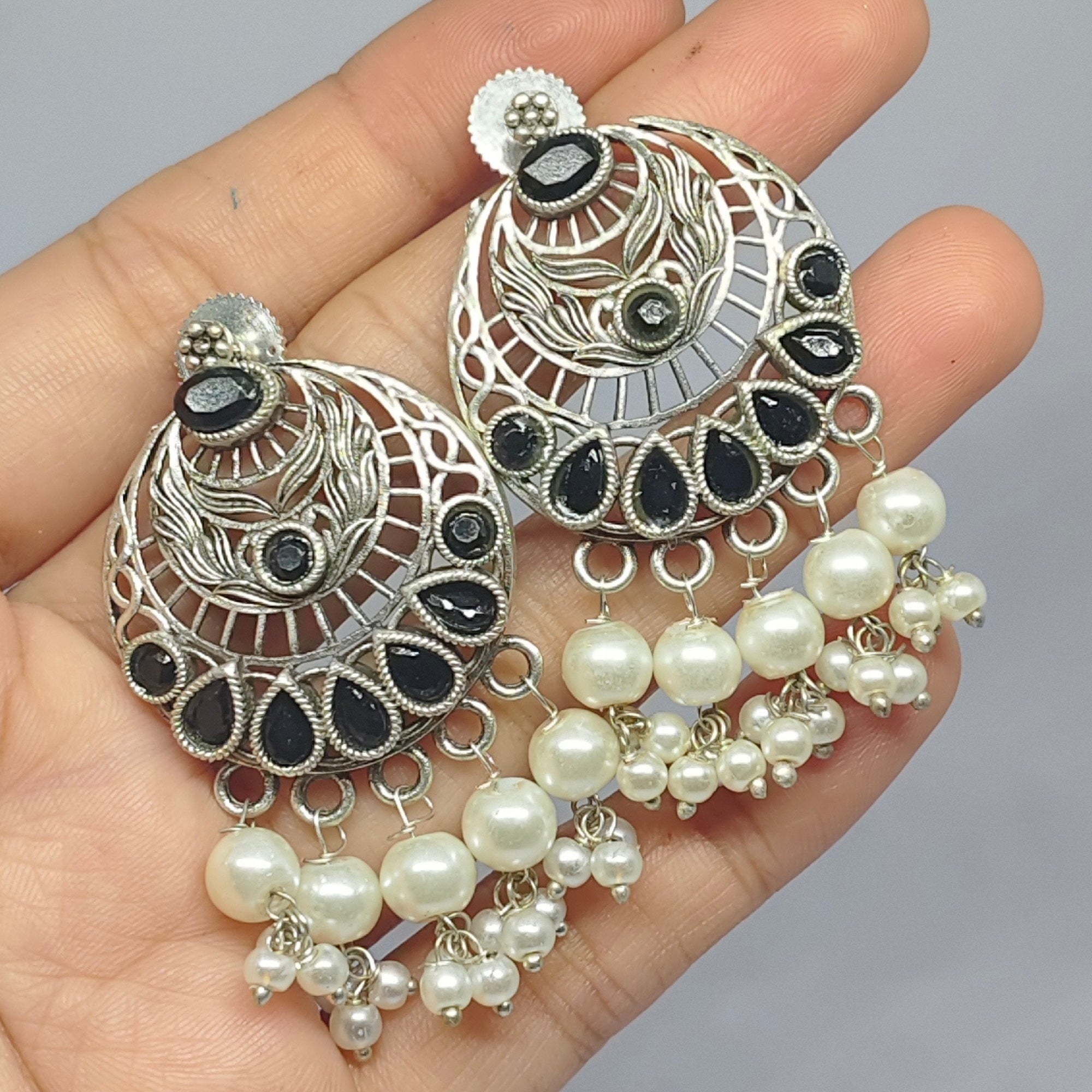 Black Stone & Pearl Stud